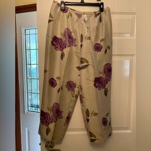 August Max Cream and Purple Floral Cropped Pants